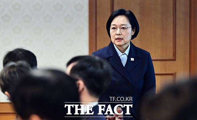 23일 인권위에 따르면 아미나 부야크 세계국가인권기구연합 간리(GANHRI) 의장은 지난 21일 한성숙 국무총리에게 서한을 보내 2027년 상반기 국가인권위원회를 서울에서 세종으로 이전하는 계획과 관련해 국가인권기구의 접근성과 효과적인 기능 수행을 보장해야 한다고 밝혔다. /임영무 기자
