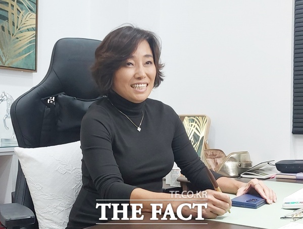황영채 한미르대덕CC 대표가 골프장 운영에 있어서의 강조되는 중요성에 대해 설명하고 있다. /선치영 기자