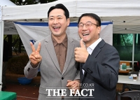  밝은 표정으로 사진기자 가족 체육대회 참석한 여야 지도부 [TF사진관]