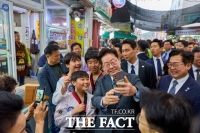  李 대통령 지지율 2%p 내린 35.3%…서울 4.6%p↓