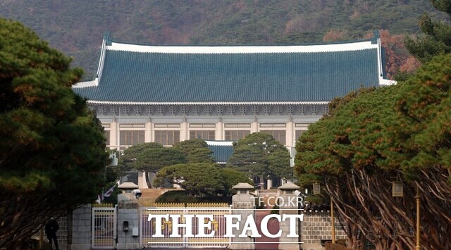 청와대가 내년 1월 시행 예정인 가상자산 소득 과세를 2029년까지 2년 추가 유예하는 방안을 검토하면서 투자자 보호체계 강화와 공정한 과세기준 마련 등 디지털자산 시장의 제도적 기반을 정비할 수 있다는 기대감이 커지고 있다. /뉴시스
