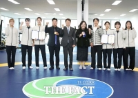  전문학 대전시 서구청장, 여자태권도팀 선수단 노고 격려