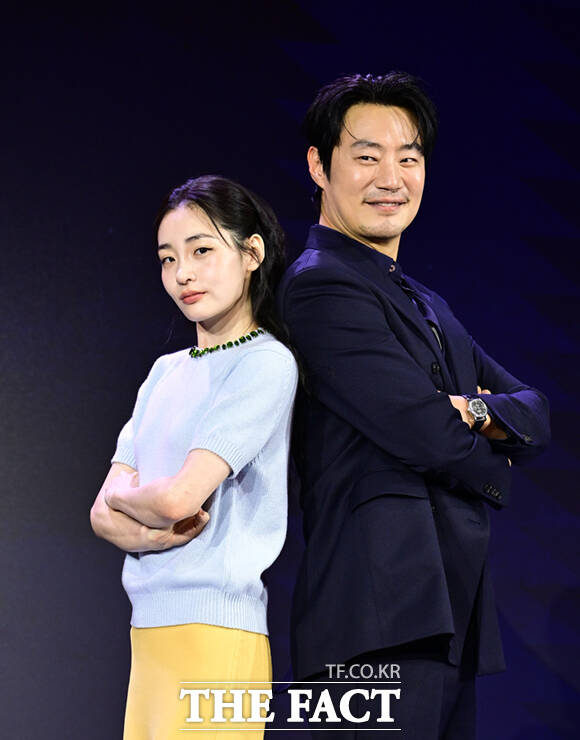 배우 김민하(왼쪽)와 이희준이 넷플릭스 새 오리지널 시리즈 '꿀알바'의 신선한 대본에 끌려 출연을 결정했다고 밝혔다. /이새롬 기자