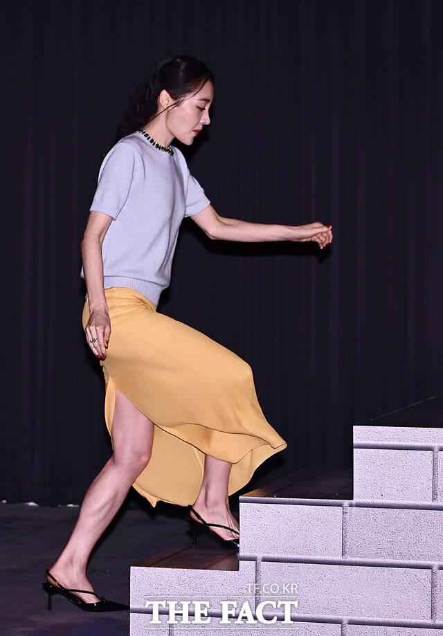 배우 김민하가 28일 서울 여의도 페어몬트 앰배서더 서울에서 열린 넷플릭스 새 오리지널 시리즈 '꿀알바' 제작발표회에 참석해 포즈를 취하고 있다. /이새롬 기자