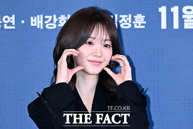 김정훈 감독과 배우 강유석, 조이현, 배강희, 김재원(왼쪽부터)이 28일 오후 서울 용산구 CGV 용산아이파크몰에서 열린 영화 ‘최종면접’ 언론배급시사회 및 기자간담회에 참석해 포즈를 취하고 있다. /서예원 기자