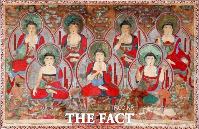 송광사 오십삼불회도가 지난 26일 국가유산청에 의해 보물로 지정됐다.지정 대상은 1725년 송광사 불조전(당시 오십전)에 봉안하기 위해 제작한 불화 7폭과 복장유물 17건 31점이다. 사진은 오십삼불회도 중 7불도 / 순천시