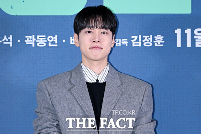 김정훈 감독과 배우 강유석, 조이현, 배강희, 김재원(왼쪽부터)이 28일 오후 서울 용산구 CGV 용산아이파크몰에서 열린 영화 ‘최종면접’ 언론배급시사회 및 기자간담회에 참석해 포즈를 취하고 있다. /서예원 기자