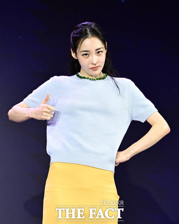 배우 김민하가 28일 서울 여의도 페어몬트 앰배서더 서울에서 열린 넷플릭스 새 오리지널 시리즈 '꿀알바' 제작발표회에 참석해 포즈를 취하고 있다. /이새롬 기자