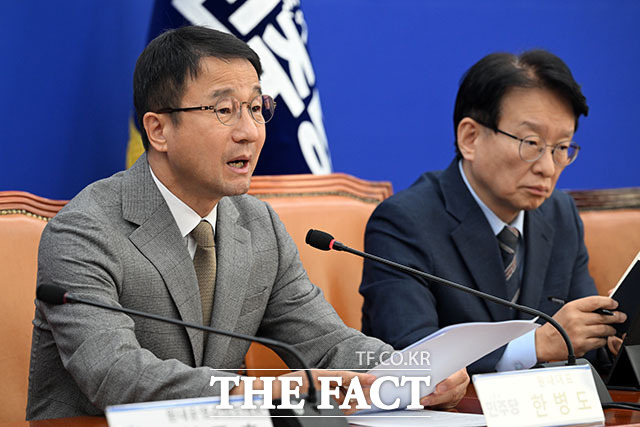 더불어민주당이 국민의힘을 향해 선관위 특검의 투표지 검증 결과에 승복할 것을 약속하고 국회로 복귀해 선관위 개혁에 협조하라고 촉구했다. 사진은 한병도 민주당 원내대표. /서예원 기자