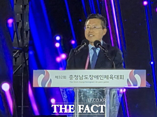 장기수 천안시장이 제32회 충남도장애인체육대회 개회식에서 환영사를 하고 있다. /정효기 기자