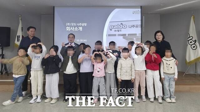 양산초등학생들이 나주지역 기업 현장 체험을 하고 있다. /나주시