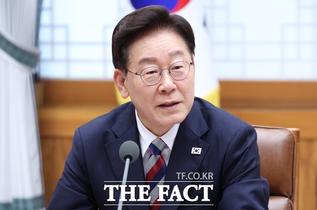 국토교통부와 한국도로공사가 전국 8개 고속도로 휴게소의 직계약 시범사업에 참여할 입점업체를 공개 모집한다. /뉴시스