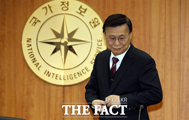 이종석 국가정보원장이 29일 서울 국가정보원 청사에서 열린 국회 정보위원회 국가정보원에 대한 국정감사에 출석하고 있다. /국회사진기자단