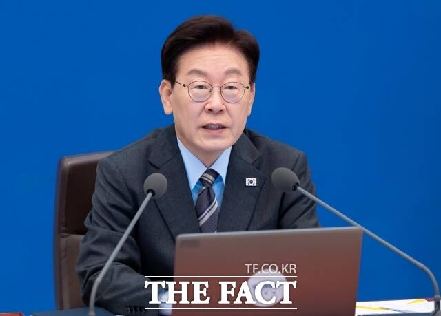 이재명 대통령은 30일 배우 최불암 별세에 정의를 지키는 형사로, 정겨운 아버지로 우리 곁에 함께해 준 선생님의 모습은 오래도록 국민의 마음속에 남을 것이라고 애도했다. 이 대통령이 27일 청와대에서 주재한 제46회 국무회의에서 발언하고 있다. /청와대
