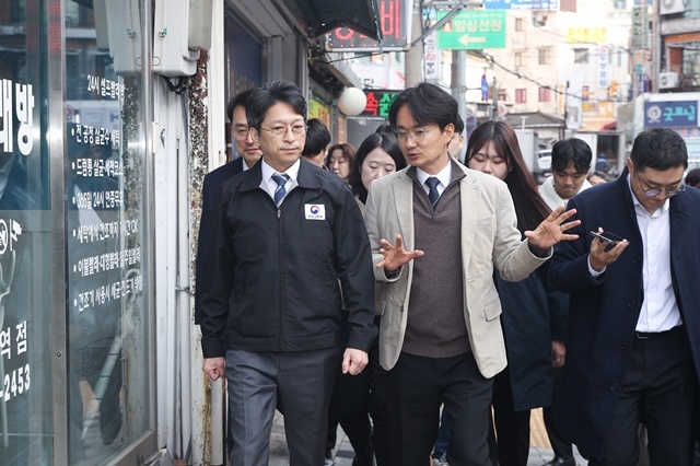 홍지선 국토교통부 장관이 30일 상계2구역 재개발 현장을 방문했다. /국토교통부