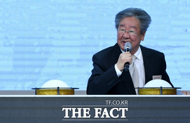 한국의 아버지상을 대표해 ‘국민 아버지’로 불린 배우 최불암(본명 최영한)이 향년 87세로 별세했다. 30일 방송계에 따르면 고인은 지난 29일 밤 10시께 서울 강서구의 한 병원에서 입원 치료를 받던 중 세상을 떠났다. /더팩트 DB