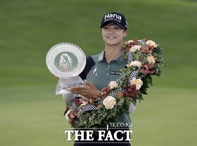 박성현, IWIT 챔피언십 우승. 20일 박성현(25·KEB하나은행)은 20일 미국 인디애나주 인디애나폴리스의 브릭야드 크로싱 골프클럽에서 열린 LPGA투어 인디 위민 인 테크 챔피언십에서 연장 접전 끝에 우승을 차지했다. /인디애나폴리스(미국)=AP.뉴시스
