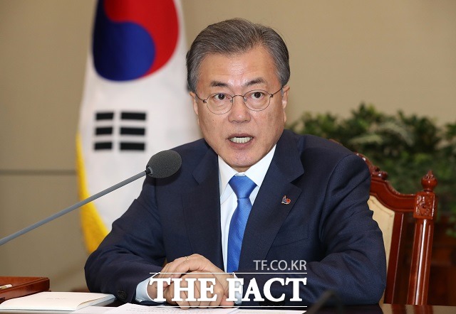 문재인 대통령이 4일 오후 청와대 여민관에서 열린 2019년도 제1차 국가안전보장회의(NSC) 전체회의에 참석해 발언하고 있다. /뉴시스