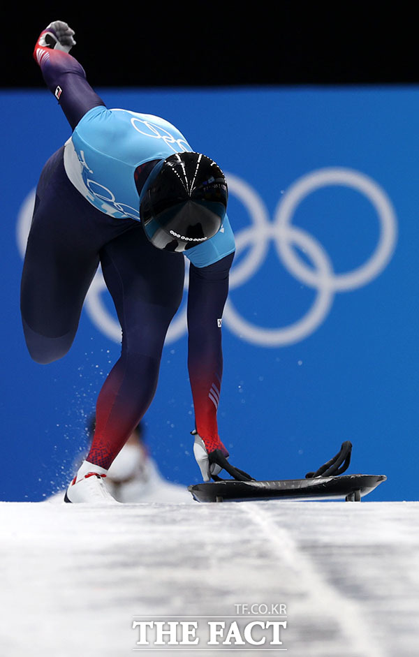 스켈레톤 3차 레이스 출발하는 한국의 정승기.