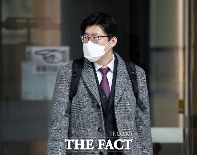 이른바 '윤중천 허위 보고서' 의혹으로 기소된 이규원 전 부부장 검사(조국혁신당 원주시 지역위원장)에게 징역 3년이 구형됐다./뉴시스