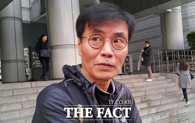유서대필 조작사건 피해자 강기훈 씨가 국가를 상대로 낸 손해배상 청구소송 파기환송심에서 국가가 강 씨와 강 씨 가족에게 6700여만 원을 추가로 지급해야 한다는 판결이 나왔다./뉴시스