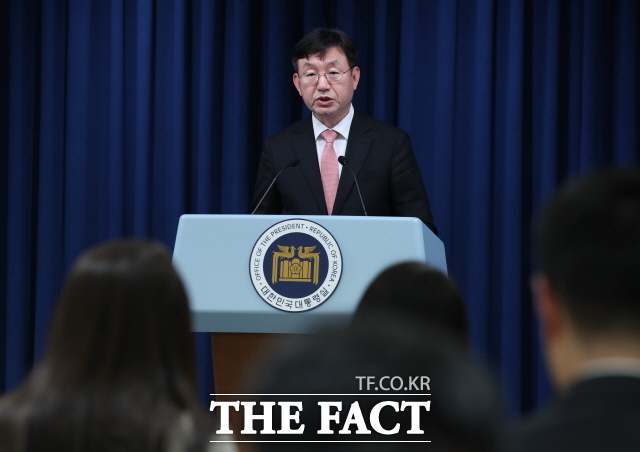 대통령실은 일본 정부의 네이버라인야후 지분 매각 요구와 관련해 