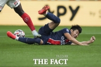  '선발' 이강인, 또 왼발 부상?...PSG 32라운드 원정 45분 '교체아웃'