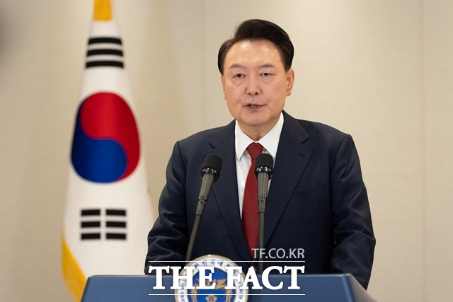 윤석열 대통령이 12일 용산 대통령실에서 대국민 담화를 하고 있다. /뉴시스