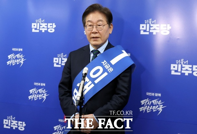 투표 결과 발표 후 기자들과 만난 이 후보는과분한 지지에 감사드린다며 새로운 나라를 만들어달라는 열망을 잘 받아 남은 일정에서도 최선을 다하도록 하겠다라고 말했다. /뉴시스