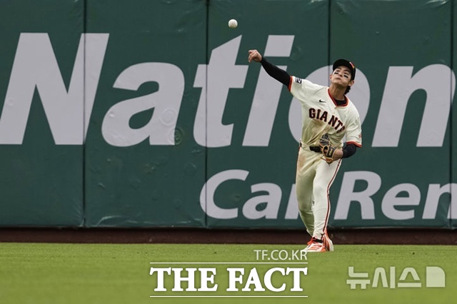 이정후가 최근 타격감이 떨어진 상태다. 2일(한국시간) 콜로라도전서 선발에서 제외돼 8회초 대수비로 출전했다. /뉴시스