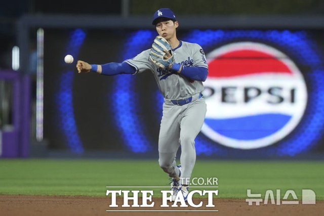 김혜성이 6일(한국시간) 마이애미와의 원정경기에 메이저리그 첫 선발로 출전해 4타수 2안타로 활약했다. /마이애미=AP.뉴시스