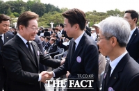  이재명·이준석 '5·18민주화운동' 기념식서 한자리 [TF사진관]