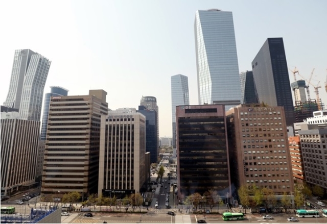 지난해 국내 증권사들의 해외 점포 당기순이익이 4002억원으로 전년보다 155.5% 증가했다. /뉴시스