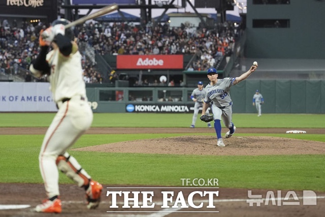 이정후가 20일(한국시간) 캔자스시티전에서 상대 선발 크리스 부빅의 투구에 타격을 준비하고 있다. /샌프란시스코=AP.뉴시스