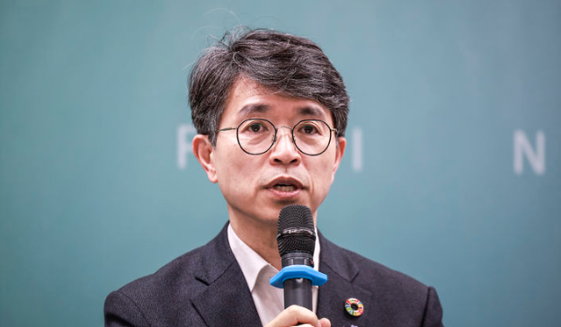 김완섭 환경부 장관이 23일 서울 중구 은행회관에서 열린 녹색금융 전문인력 양성을 위한 업무협약식에서 인사말을 하고 있다. / 뉴시스