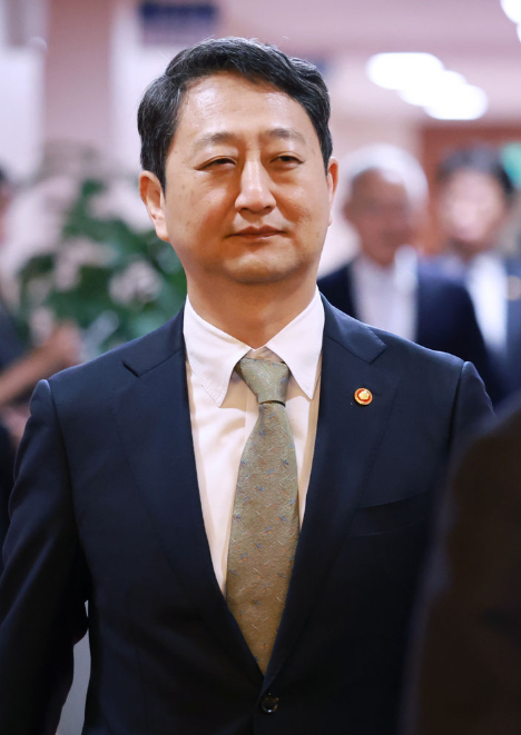 안덕근 산업통상자원부 장관은 30일 미국 하원의원들을 만나 “한·미 간 에너지 협력과 핵심광물 공급망 안정화 필요하다”고 말했다. / 뉴시스