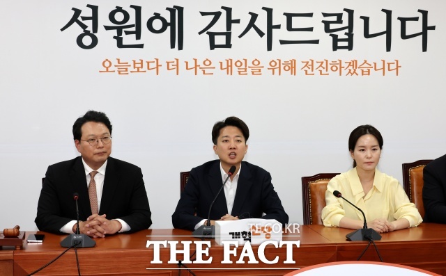 이준석 개혁신당 의원이 대선 3차 TV 토론에서 논란이 된 젓가락 발언에 대해 돌아간다면 그렇게 하지 않을 것이라고 밝혔다. /뉴시스