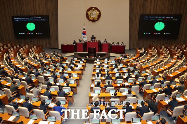 5일 서울 여의도 국회에서 열린 제426회 국회(임시회) 제1차 본회의에서 채해병 특검법이 통과되고 있다. /뉴시스