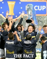 이재명 대통령과 한국 축구, 국민 통합의 ‘황금 패스’ [박순규의 창]