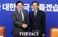  與 만난 우상호 정무수석 