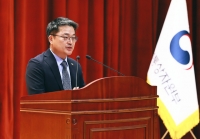  [종합] 4년 8개월만 컴백…‘에너지·산업통’ 문신학 산업부 1차관 취임