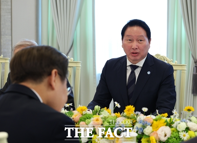 최태원 SK그룹 회장 겸 대한상의 회장이 기업인 간담회에서 발언하고 있다. /뉴시스