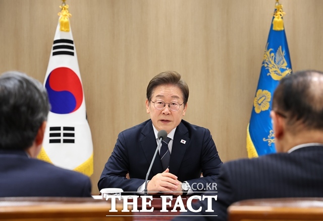 이재명 대통령이 13일 오후 용산 대통령실에서 주재한 안보경제 긴급점검회의에서 발언하고 있다. /뉴시스