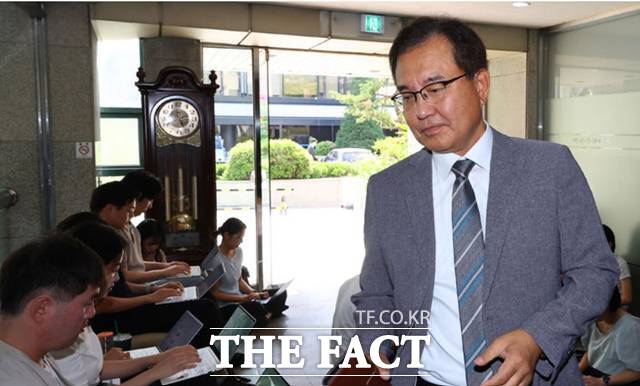 이명현 채상병특검은 22일 윤석열 전 대통령의 출장·서면조사는 불가하며 수사 막바지 출석을 요구할 것이라고 밝혔다../뉴시스