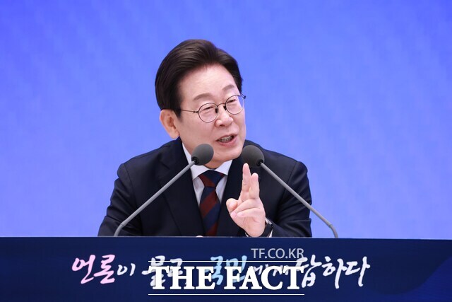 더불어민주당은 3일 열린 이재명 대통령의 취임 한 달 기자회견에 대해 앞으로 펼쳐갈 국정과 대한민국 미래에 대한 국민 기대를 더욱 크게 했다고 평가했다. /뉴시스