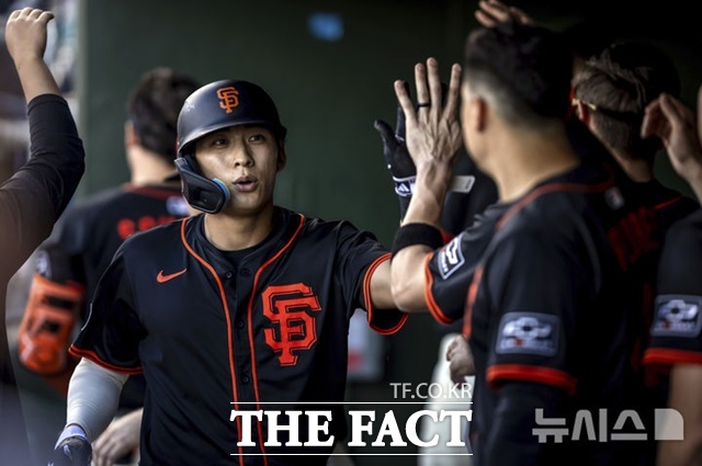 3일(이하 한국시간) 애리조나전에서 3안타를 몰아친 이정후는 4일 경기에서도 안타 한 개와 희생타로 타점을 올렸다. /뉴시스