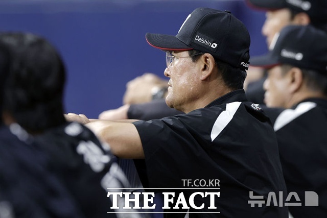 시즌 중 kt 코치에서 에능 프로그램으로 옮긴 이종범. 그는 kt에서 코치로서 자신의 존재 가치를 스스로 포기했다. /뉴시스