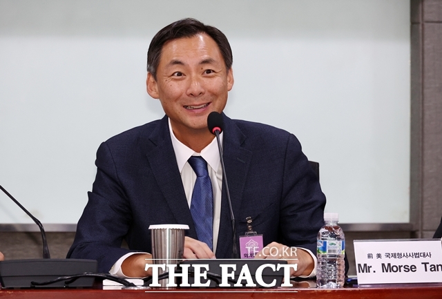 경찰이 이재명 대통령이 청소년 시절 강력범죄에 연루됐다고 주장한 모스 탄(한국명 단현명) 미국 리버리티대 교수에 대한 수사에 나섰다. /뉴시스