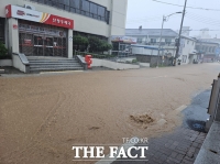  '시간당 100mm 물폭탄' 경남 산청군, 3명 실종 '전 군민 대피령'