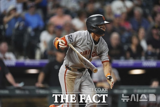 이정후가 전반기 막판부터 서서히 타격감을 찾아가고 있다. 그러나 아직도 바깥쪽 공을 무리하게 잡아당겨 내야 땅볼로 아웃되는 타구가 많다. /뉴시스